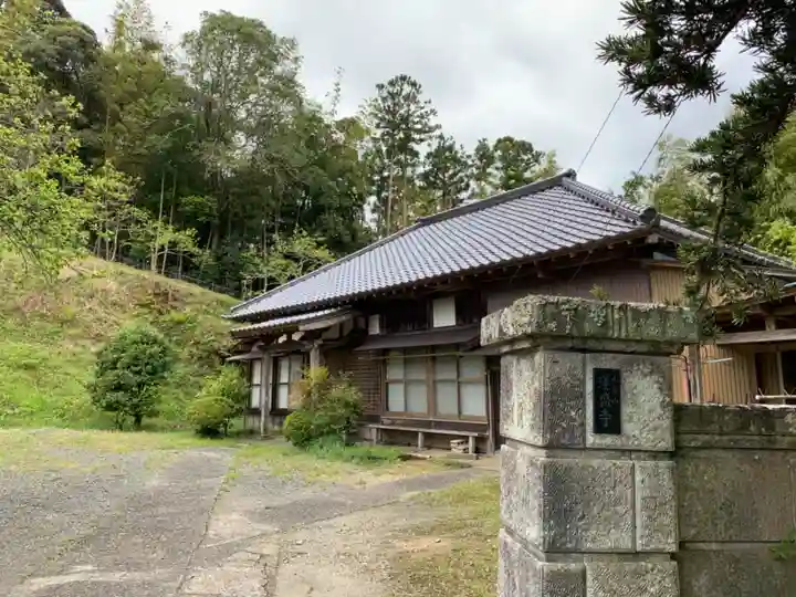 蓮盛寺の本殿・本堂
