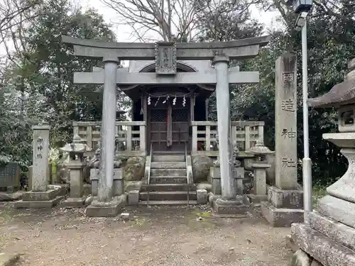 高屋八幡神社の末社・摂社