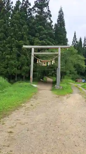 高倉神社の{uncategorized: "未分類", other: "その他", undefined: "問題あり", building: "その他建物", grave: "お墓", sacred_gate: "鳥居", guardian: "狛犬", statue: "像", buddha: "仏像", history: "歴史", nature: "自然", garden: "庭園", animal: "動物", pagoda: "塔", temizu: "手水舎", mountain_gate: "山門・神門", sanctuary: "本殿・本堂", subordinate: "末社・摂社", art: "芸術", scenery: "景色", jizo: "地蔵", ema: "絵馬", goshuin: "御朱印", omikuji: "おみくじ", items: "授与品その他", amulet: "お守り", goshuincho: "御朱印帳", eats: "食事", festival: "お祭り", votive_dance: "神楽", shichigosan: "七五三参", wedding: "結婚式", experience: "体験その他", initially: "初詣", around: "周辺", anti_infection: "感染症対策"}