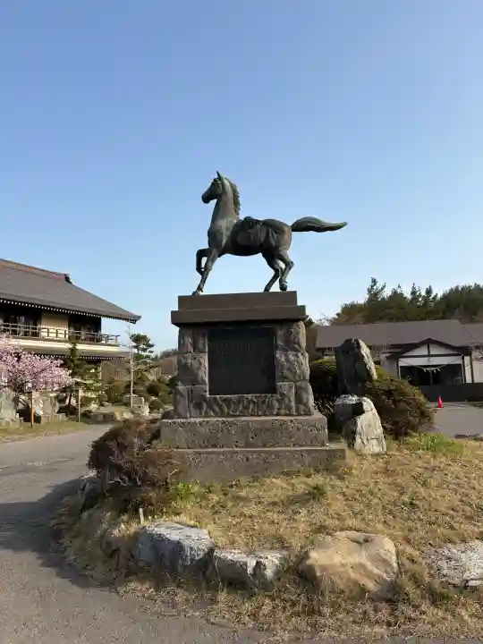 高山稲荷神社の{uncategorized: "未分類", other: "その他", undefined: "問題あり", building: "その他建物", grave: "お墓", sacred_gate: "鳥居", guardian: "狛犬", statue: "像", buddha: "仏像", history: "歴史", nature: "自然", garden: "庭園", animal: "動物", pagoda: "塔", temizu: "手水舎", mountain_gate: "山門・神門", sanctuary: "本殿・本堂", subordinate: "末社・摂社", art: "芸術", scenery: "景色", jizo: "地蔵", ema: "絵馬", goshuin: "御朱印", omikuji: "おみくじ", items: "授与品その他", amulet: "お守り", goshuincho: "御朱印帳", eats: "食事", festival: "お祭り", votive_dance: "神楽", shichigosan: "七五三参", wedding: "結婚式", experience: "体験その他", initially: "初詣", around: "周辺", anti_infection: "感染症対策"}