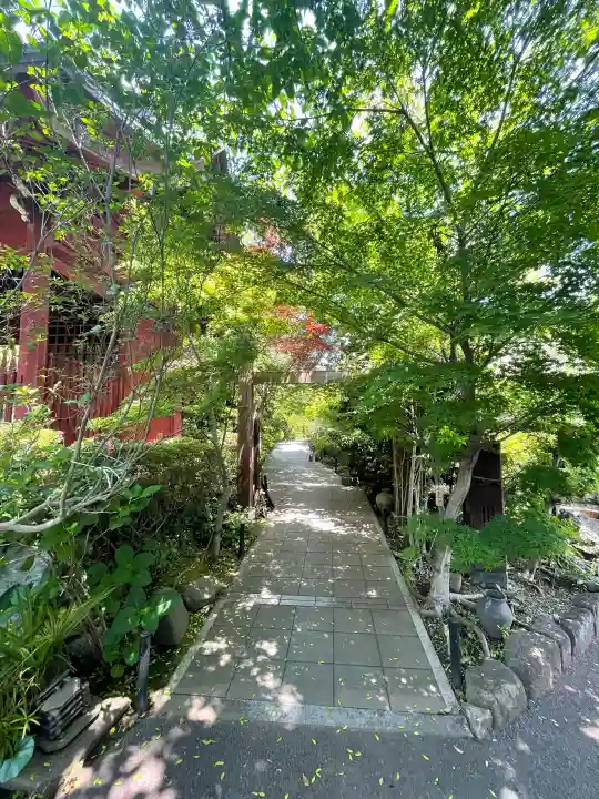 龍峰寺の{uncategorized: "未分類", other: "その他", undefined: "問題あり", building: "その他建物", grave: "お墓", sacred_gate: "鳥居", guardian: "狛犬", statue: "像", buddha: "仏像", history: "歴史", nature: "自然", garden: "庭園", animal: "動物", pagoda: "塔", temizu: "手水舎", mountain_gate: "山門・神門", sanctuary: "本殿・本堂", subordinate: "末社・摂社", art: "芸術", scenery: "景色", jizo: "地蔵", ema: "絵馬", goshuin: "御朱印", omikuji: "おみくじ", items: "授与品その他", amulet: "お守り", goshuincho: "御朱印帳", eats: "食事", festival: "お祭り", votive_dance: "神楽", shichigosan: "七五三参", wedding: "結婚式", experience: "体験その他", initially: "初詣", around: "周辺", anti_infection: "感染症対策"}