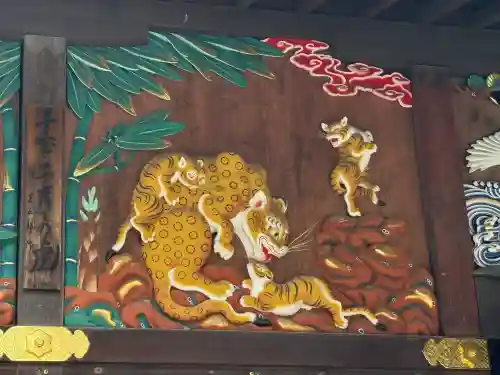 秩父神社の{uncategorized: "未分類", other: "その他", undefined: "問題あり", building: "その他建物", grave: "お墓", sacred_gate: "鳥居", guardian: "狛犬", statue: "像", buddha: "仏像", history: "歴史", nature: "自然", garden: "庭園", animal: "動物", pagoda: "塔", temizu: "手水舎", mountain_gate: "山門・神門", sanctuary: "本殿・本堂", subordinate: "末社・摂社", art: "芸術", scenery: "景色", jizo: "地蔵", ema: "絵馬", goshuin: "御朱印", omikuji: "おみくじ", items: "授与品その他", amulet: "お守り", goshuincho: "御朱印帳", eats: "食事", festival: "お祭り", votive_dance: "神楽", shichigosan: "七五三参", wedding: "結婚式", experience: "体験その他", initially: "初詣", around: "周辺", anti_infection: "感染症対策"}