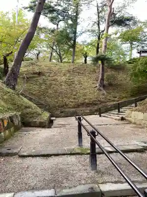 八幡秋田神社の周辺