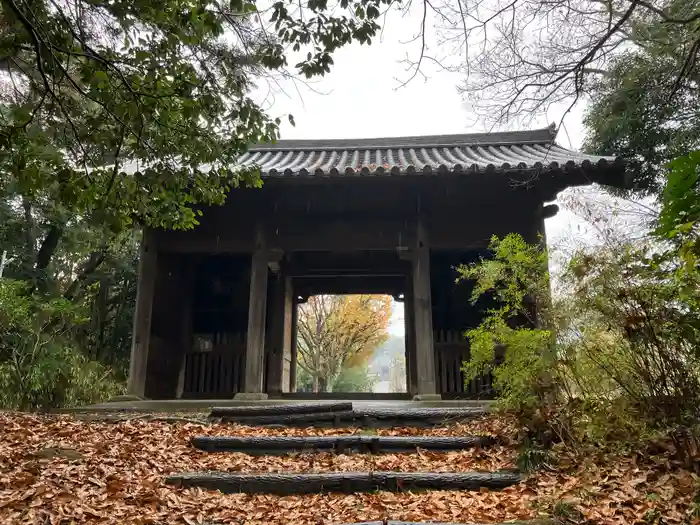 石峯寺の山門