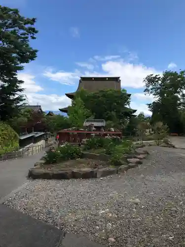 善光寺の庭園