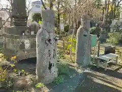 良忠寺の像