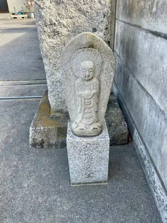 普門院の{uncategorized: "未分類", other: "その他", undefined: "問題あり", building: "その他建物", grave: "お墓", sacred_gate: "鳥居", guardian: "狛犬", statue: "像", buddha: "仏像", history: "歴史", nature: "自然", garden: "庭園", animal: "動物", pagoda: "塔", temizu: "手水舎", mountain_gate: "山門・神門", sanctuary: "本殿・本堂", subordinate: "末社・摂社", art: "芸術", scenery: "景色", jizo: "地蔵", ema: "絵馬", goshuin: "御朱印", omikuji: "おみくじ", items: "授与品その他", amulet: "お守り", goshuincho: "御朱印帳", eats: "食事", festival: "お祭り", votive_dance: "神楽", shichigosan: "七五三参", wedding: "結婚式", experience: "体験その他", initially: "初詣", around: "周辺", anti_infection: "感染症対策"}