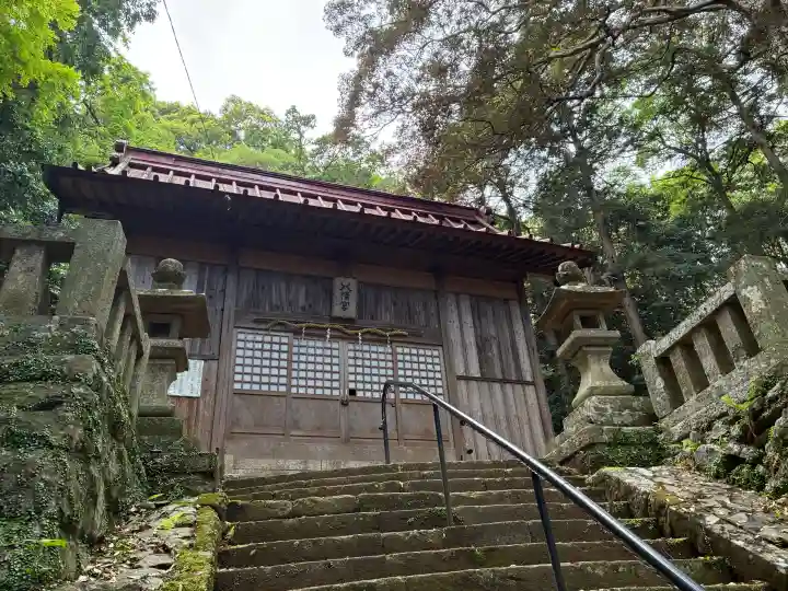 守山八幡宮の{uncategorized: "未分類", other: "その他", undefined: "問題あり", building: "その他建物", grave: "お墓", sacred_gate: "鳥居", guardian: "狛犬", statue: "像", buddha: "仏像", history: "歴史", nature: "自然", garden: "庭園", animal: "動物", pagoda: "塔", temizu: "手水舎", mountain_gate: "山門・神門", sanctuary: "本殿・本堂", subordinate: "末社・摂社", art: "芸術", scenery: "景色", jizo: "地蔵", ema: "絵馬", goshuin: "御朱印", omikuji: "おみくじ", items: "授与品その他", amulet: "お守り", goshuincho: "御朱印帳", eats: "食事", festival: "お祭り", votive_dance: "神楽", shichigosan: "七五三参", wedding: "結婚式", experience: "体験その他", initially: "初詣", around: "周辺", anti_infection: "感染症対策"}
