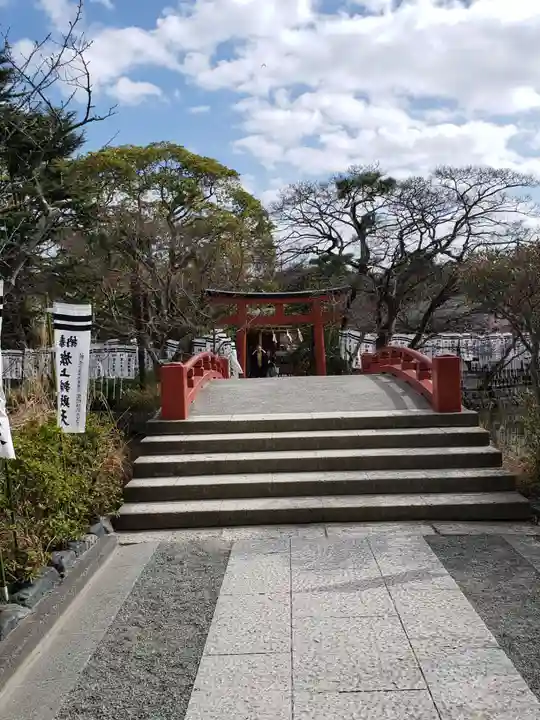 鶴岡八幡宮の末社・摂社