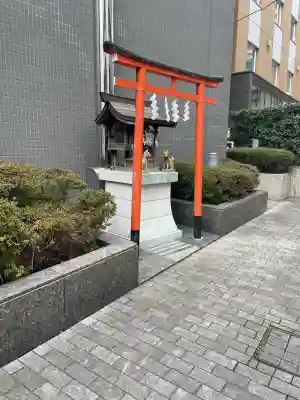 稲荷神社の{uncategorized: "未分類", other: "その他", undefined: "問題あり", building: "その他建物", grave: "お墓", sacred_gate: "鳥居", guardian: "狛犬", statue: "像", buddha: "仏像", history: "歴史", nature: "自然", garden: "庭園", animal: "動物", pagoda: "塔", temizu: "手水舎", mountain_gate: "山門・神門", sanctuary: "本殿・本堂", subordinate: "末社・摂社", art: "芸術", scenery: "景色", jizo: "地蔵", ema: "絵馬", goshuin: "御朱印", omikuji: "おみくじ", items: "授与品その他", amulet: "お守り", goshuincho: "御朱印帳", eats: "食事", festival: "お祭り", votive_dance: "神楽", shichigosan: "七五三参", wedding: "結婚式", experience: "体験その他", initially: "初詣", around: "周辺", anti_infection: "感染症対策"}