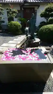 多聞寺の手水舎