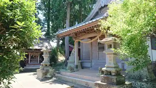 鮑玉白珠比咩命神社の本殿