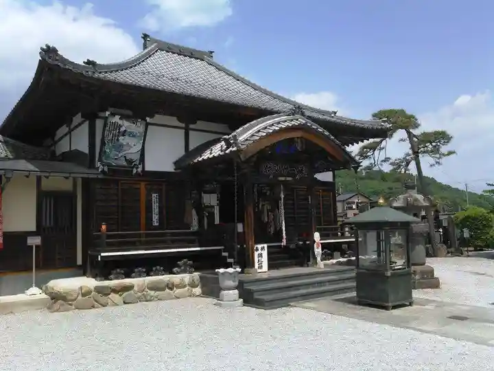 観音寺の本殿・本堂