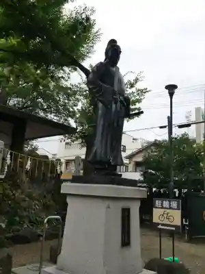 護王神社の像