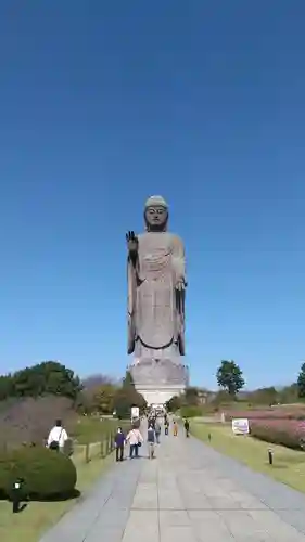 東本願寺本廟 牛久浄苑（牛久大仏）の仏像