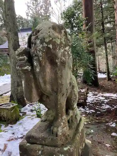 青海神社の狛犬