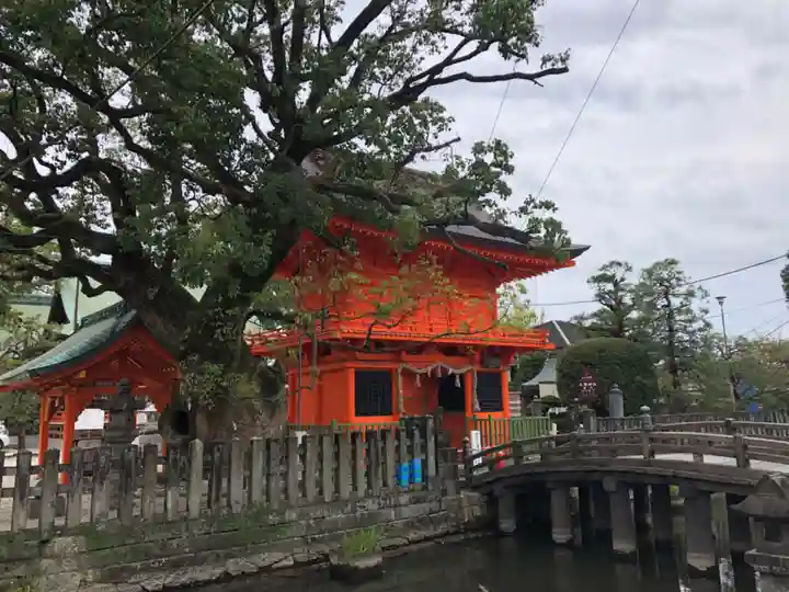 與賀神社の山門・神門
