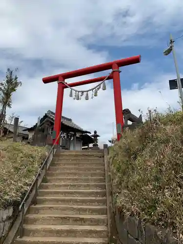 人見神社の鳥居