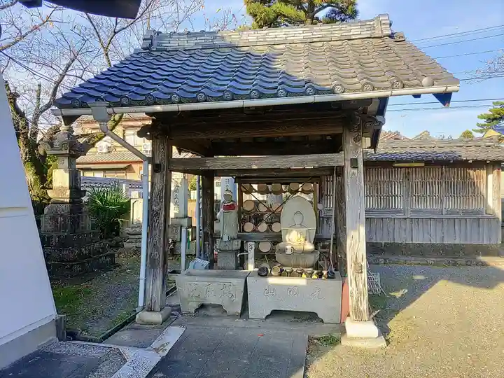 摂取院の手水舎