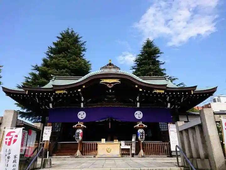 尾久八幡神社の本殿・本堂
