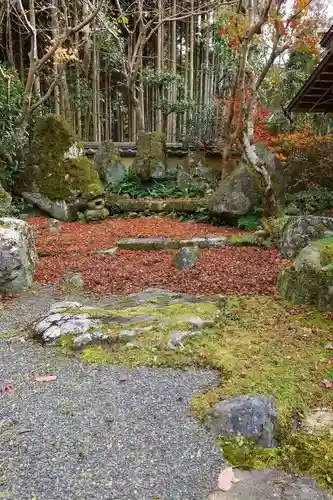 野仏庵の庭園