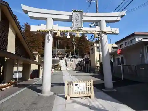 三輪神社の鳥居