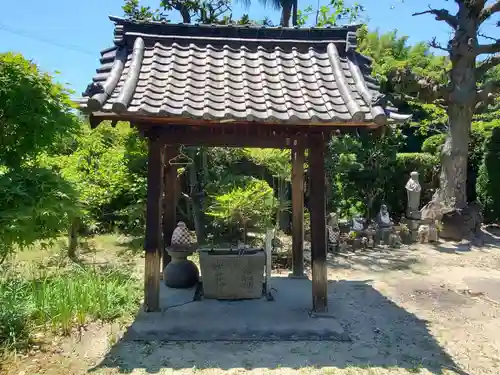 密厳寺の手水舎