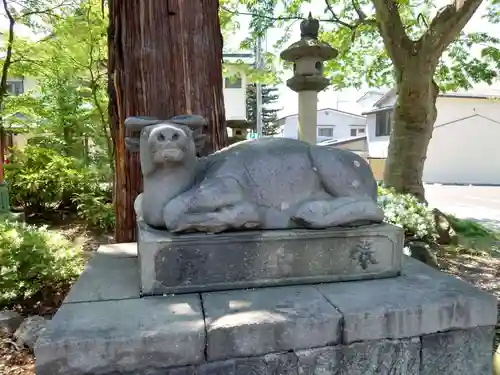 深志神社の像