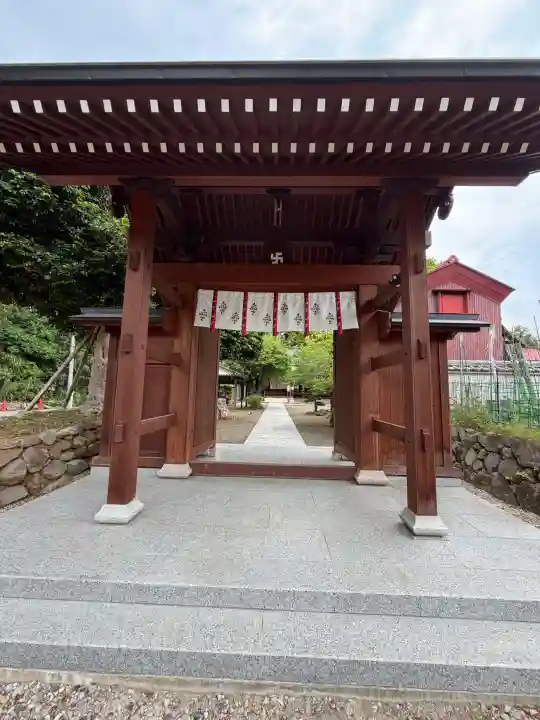 青蓮寺の{uncategorized: "未分類", other: "その他", undefined: "問題あり", building: "その他建物", grave: "お墓", sacred_gate: "鳥居", guardian: "狛犬", statue: "像", buddha: "仏像", history: "歴史", nature: "自然", garden: "庭園", animal: "動物", pagoda: "塔", temizu: "手水舎", mountain_gate: "山門・神門", sanctuary: "本殿・本堂", subordinate: "末社・摂社", art: "芸術", scenery: "景色", jizo: "地蔵", ema: "絵馬", goshuin: "御朱印", omikuji: "おみくじ", items: "授与品その他", amulet: "お守り", goshuincho: "御朱印帳", eats: "食事", festival: "お祭り", votive_dance: "神楽", shichigosan: "七五三参", wedding: "結婚式", experience: "体験その他", initially: "初詣", around: "周辺", anti_infection: "感染症対策"}