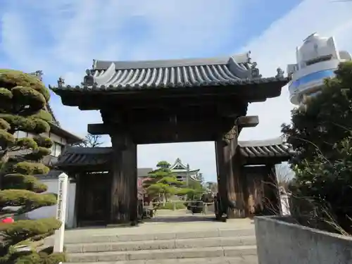 月照寺の山門