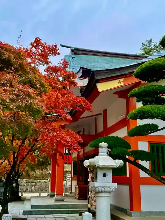 紅葉八幡宮の本殿・本堂