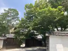 地蔵院の山門