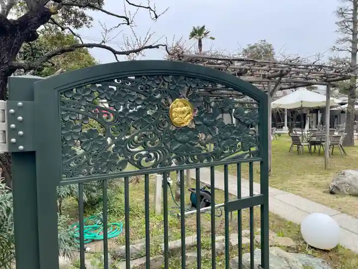 安国院の{uncategorized: "未分類", other: "その他", undefined: "問題あり", building: "その他建物", grave: "お墓", sacred_gate: "鳥居", guardian: "狛犬", statue: "像", buddha: "仏像", history: "歴史", nature: "自然", garden: "庭園", animal: "動物", pagoda: "塔", temizu: "手水舎", mountain_gate: "山門・神門", sanctuary: "本殿・本堂", subordinate: "末社・摂社", art: "芸術", scenery: "景色", jizo: "地蔵", ema: "絵馬", goshuin: "御朱印", omikuji: "おみくじ", items: "授与品その他", amulet: "お守り", goshuincho: "御朱印帳", eats: "食事", festival: "お祭り", votive_dance: "神楽", shichigosan: "七五三参", wedding: "結婚式", experience: "体験その他", initially: "初詣", around: "周辺", anti_infection: "感染症対策"}