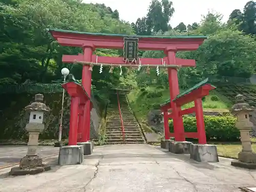 神明神社（村国）の鳥居