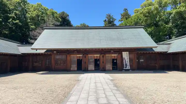 滋賀県護国神社の{uncategorized: "未分類", other: "その他", undefined: "問題あり", building: "その他建物", grave: "お墓", sacred_gate: "鳥居", guardian: "狛犬", statue: "像", buddha: "仏像", history: "歴史", nature: "自然", garden: "庭園", animal: "動物", pagoda: "塔", temizu: "手水舎", mountain_gate: "山門・神門", sanctuary: "本殿・本堂", subordinate: "末社・摂社", art: "芸術", scenery: "景色", jizo: "地蔵", ema: "絵馬", goshuin: "御朱印", omikuji: "おみくじ", items: "授与品その他", amulet: "お守り", goshuincho: "御朱印帳", eats: "食事", festival: "お祭り", votive_dance: "神楽", shichigosan: "七五三参", wedding: "結婚式", experience: "体験その他", initially: "初詣", around: "周辺", anti_infection: "感染症対策"}