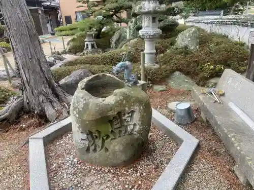 覚住寺の{uncategorized: "未分類", other: "その他", undefined: "問題あり", building: "その他建物", grave: "お墓", sacred_gate: "鳥居", guardian: "狛犬", statue: "像", buddha: "仏像", history: "歴史", nature: "自然", garden: "庭園", animal: "動物", pagoda: "塔", temizu: "手水舎", mountain_gate: "山門・神門", sanctuary: "本殿・本堂", subordinate: "末社・摂社", art: "芸術", scenery: "景色", jizo: "地蔵", ema: "絵馬", goshuin: "御朱印", omikuji: "おみくじ", items: "授与品その他", amulet: "お守り", goshuincho: "御朱印帳", eats: "食事", festival: "お祭り", votive_dance: "神楽", shichigosan: "七五三参", wedding: "結婚式", experience: "体験その他", initially: "初詣", around: "周辺", anti_infection: "感染症対策"}