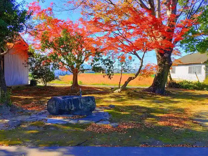 神明神社(下中町城屋敷)の手水舎
