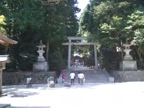 彌彦神社の鳥居