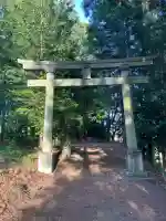 滝岡温泉神社の{uncategorized: "未分類", other: "その他", undefined: "問題あり", building: "その他建物", grave: "お墓", sacred_gate: "鳥居", guardian: "狛犬", statue: "像", buddha: "仏像", history: "歴史", nature: "自然", garden: "庭園", animal: "動物", pagoda: "塔", temizu: "手水舎", mountain_gate: "山門・神門", sanctuary: "本殿・本堂", subordinate: "末社・摂社", art: "芸術", scenery: "景色", jizo: "地蔵", ema: "絵馬", goshuin: "御朱印", omikuji: "おみくじ", items: "授与品その他", amulet: "お守り", goshuincho: "御朱印帳", eats: "食事", festival: "お祭り", votive_dance: "神楽", shichigosan: "七五三参", wedding: "結婚式", experience: "体験その他", initially: "初詣", around: "周辺", anti_infection: "感染症対策"}