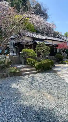 長門国分寺の{uncategorized: "未分類", other: "その他", undefined: "問題あり", building: "その他建物", grave: "お墓", sacred_gate: "鳥居", guardian: "狛犬", statue: "像", buddha: "仏像", history: "歴史", nature: "自然", garden: "庭園", animal: "動物", pagoda: "塔", temizu: "手水舎", mountain_gate: "山門・神門", sanctuary: "本殿・本堂", subordinate: "末社・摂社", art: "芸術", scenery: "景色", jizo: "地蔵", ema: "絵馬", goshuin: "御朱印", omikuji: "おみくじ", items: "授与品その他", amulet: "お守り", goshuincho: "御朱印帳", eats: "食事", festival: "お祭り", votive_dance: "神楽", shichigosan: "七五三参", wedding: "結婚式", experience: "体験その他", initially: "初詣", around: "周辺", anti_infection: "感染症対策"}