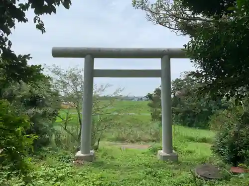 諏訪神社の鳥居