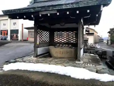鴨神社の手水舎