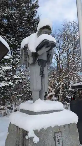 旭川神社の像