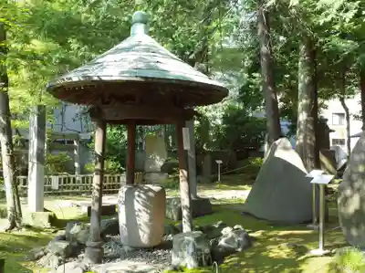 三囲神社の手水舎