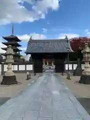 孝勝寺の山門