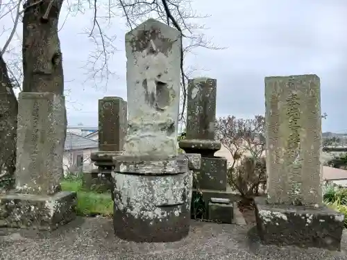 大円寺の{uncategorized: "未分類", other: "その他", undefined: "問題あり", building: "その他建物", grave: "お墓", sacred_gate: "鳥居", guardian: "狛犬", statue: "像", buddha: "仏像", history: "歴史", nature: "自然", garden: "庭園", animal: "動物", pagoda: "塔", temizu: "手水舎", mountain_gate: "山門・神門", sanctuary: "本殿・本堂", subordinate: "末社・摂社", art: "芸術", scenery: "景色", jizo: "地蔵", ema: "絵馬", goshuin: "御朱印", omikuji: "おみくじ", items: "授与品その他", amulet: "お守り", goshuincho: "御朱印帳", eats: "食事", festival: "お祭り", votive_dance: "神楽", shichigosan: "七五三参", wedding: "結婚式", experience: "体験その他", initially: "初詣", around: "周辺", anti_infection: "感染症対策"}
