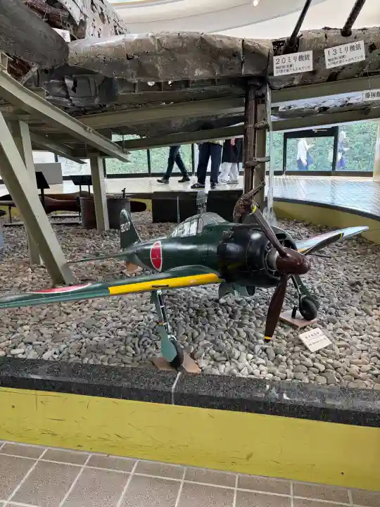 知覧町護国神社の{uncategorized: "未分類", other: "その他", undefined: "問題あり", building: "その他建物", grave: "お墓", sacred_gate: "鳥居", guardian: "狛犬", statue: "像", buddha: "仏像", history: "歴史", nature: "自然", garden: "庭園", animal: "動物", pagoda: "塔", temizu: "手水舎", mountain_gate: "山門・神門", sanctuary: "本殿・本堂", subordinate: "末社・摂社", art: "芸術", scenery: "景色", jizo: "地蔵", ema: "絵馬", goshuin: "御朱印", omikuji: "おみくじ", items: "授与品その他", amulet: "お守り", goshuincho: "御朱印帳", eats: "食事", festival: "お祭り", votive_dance: "神楽", shichigosan: "七五三参", wedding: "結婚式", experience: "体験その他", initially: "初詣", around: "周辺", anti_infection: "感染症対策"}