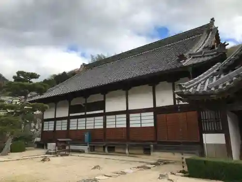 頼久寺の本殿