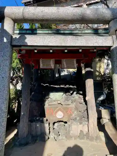 於玉稲荷神社の{uncategorized: "未分類", other: "その他", undefined: "問題あり", building: "その他建物", grave: "お墓", sacred_gate: "鳥居", guardian: "狛犬", statue: "像", buddha: "仏像", history: "歴史", nature: "自然", garden: "庭園", animal: "動物", pagoda: "塔", temizu: "手水舎", mountain_gate: "山門・神門", sanctuary: "本殿・本堂", subordinate: "末社・摂社", art: "芸術", scenery: "景色", jizo: "地蔵", ema: "絵馬", goshuin: "御朱印", omikuji: "おみくじ", items: "授与品その他", amulet: "お守り", goshuincho: "御朱印帳", eats: "食事", festival: "お祭り", votive_dance: "神楽", shichigosan: "七五三参", wedding: "結婚式", experience: "体験その他", initially: "初詣", around: "周辺", anti_infection: "感染症対策"}