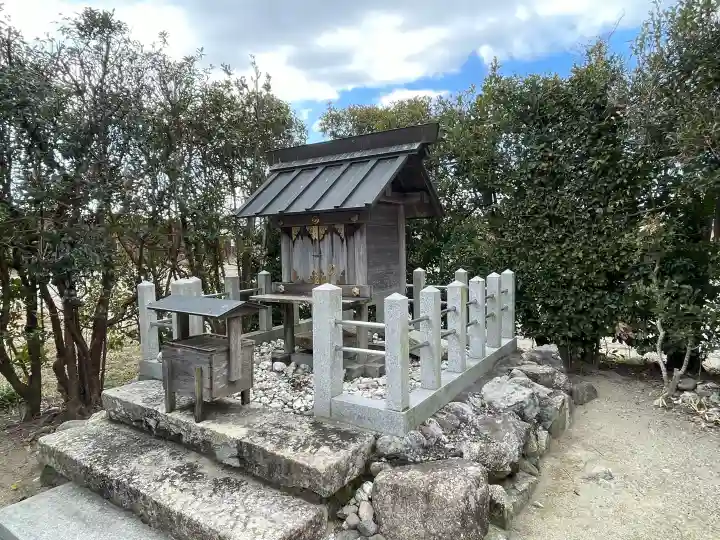 棒屋神社の{uncategorized: "未分類", other: "その他", undefined: "問題あり", building: "その他建物", grave: "お墓", sacred_gate: "鳥居", guardian: "狛犬", statue: "像", buddha: "仏像", history: "歴史", nature: "自然", garden: "庭園", animal: "動物", pagoda: "塔", temizu: "手水舎", mountain_gate: "山門・神門", sanctuary: "本殿・本堂", subordinate: "末社・摂社", art: "芸術", scenery: "景色", jizo: "地蔵", ema: "絵馬", goshuin: "御朱印", omikuji: "おみくじ", items: "授与品その他", amulet: "お守り", goshuincho: "御朱印帳", eats: "食事", festival: "お祭り", votive_dance: "神楽", shichigosan: "七五三参", wedding: "結婚式", experience: "体験その他", initially: "初詣", around: "周辺", anti_infection: "感染症対策"}